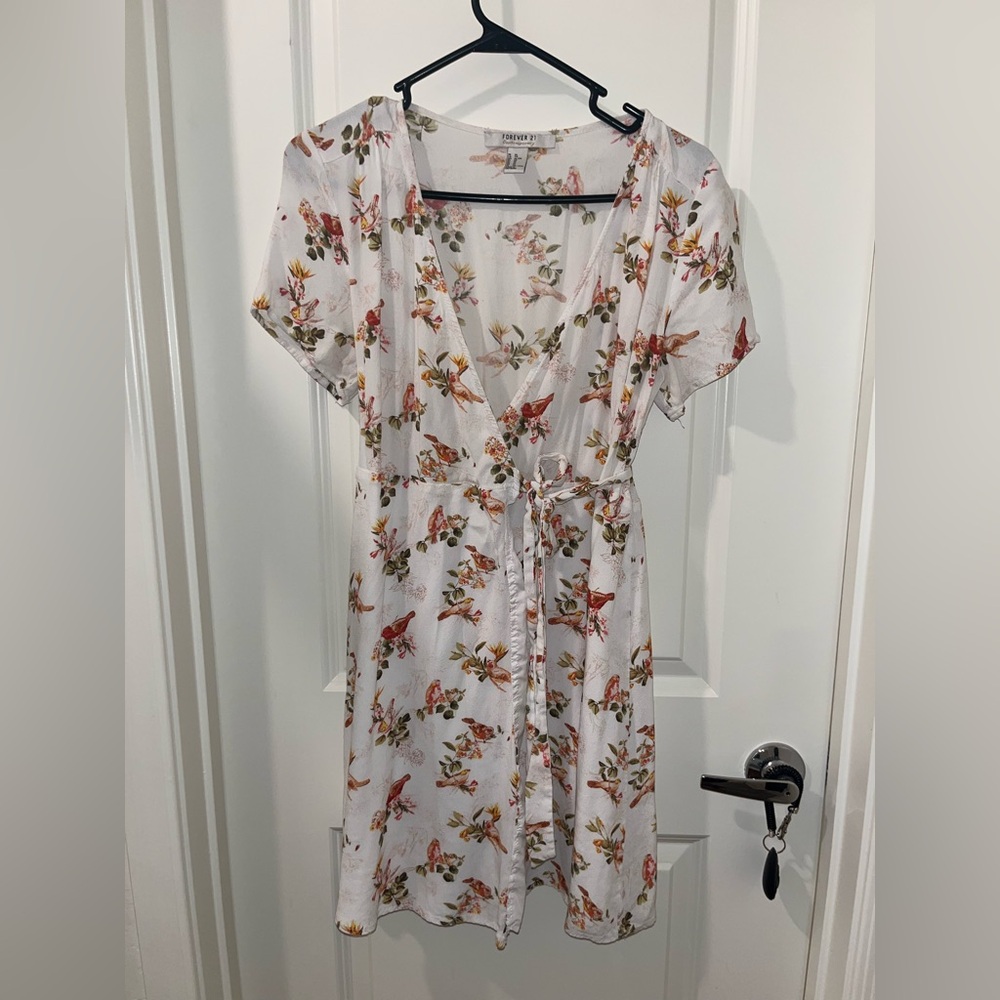 White forever 21 wrap mini dress